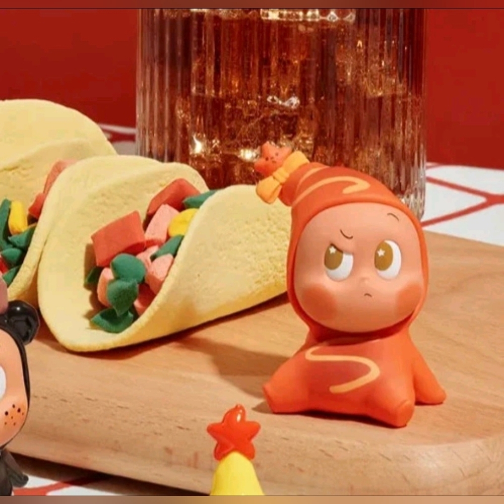 Pop Mart /Twinkle Twinkle /Create Your Taste Series "Hot Dog"